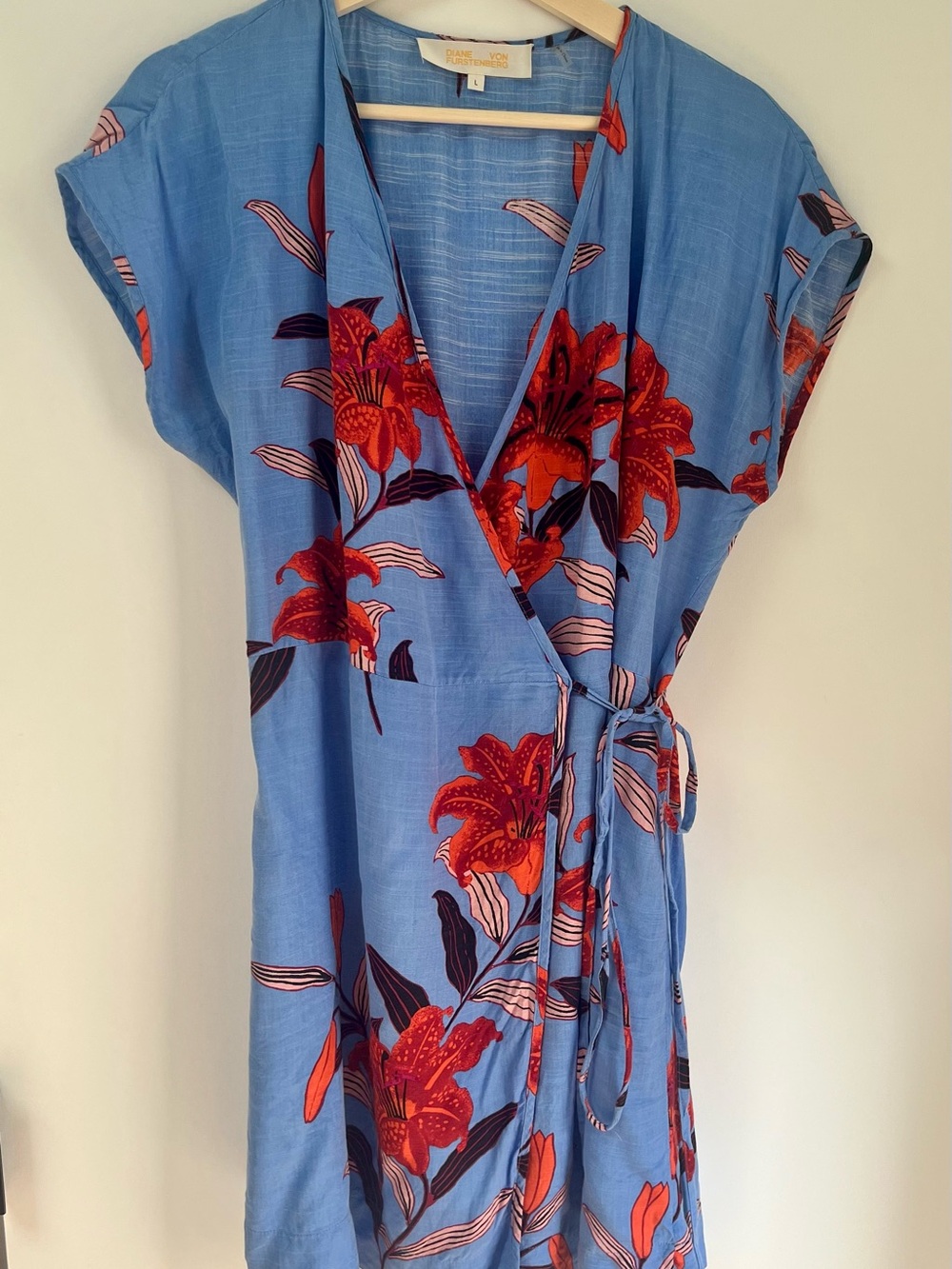 DVF Resort Wear Wrap Dress - Picture 6 of 9